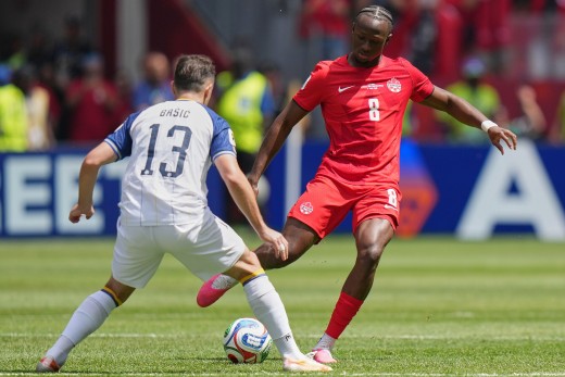 Canadá rescata un punto ante Bosnia gracias a un gol de Larin en la recta final