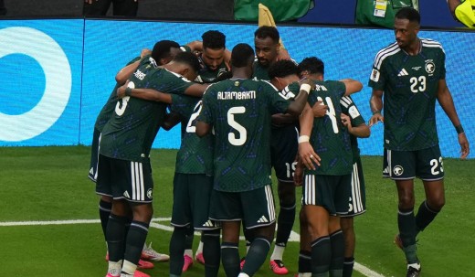 Arabia Saudí le hace un favor a España, empatando con Uruguay.