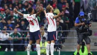 Inglaterra sobrevive al Azteca y acaba con el sueño de México
