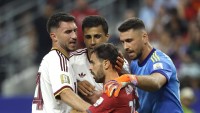 Merino aparece al final y España deja fuera a Portugal del Mundial