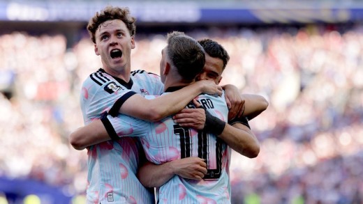 Bélgica golpea a la anfitriona y será la rival de España en cuartos